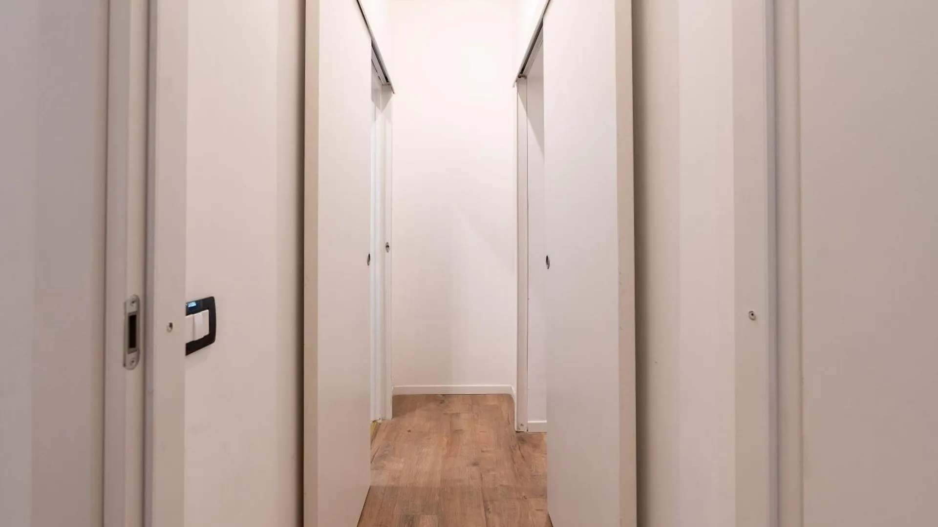 Central Modern Apartment - Colosseo 10 Min Rome