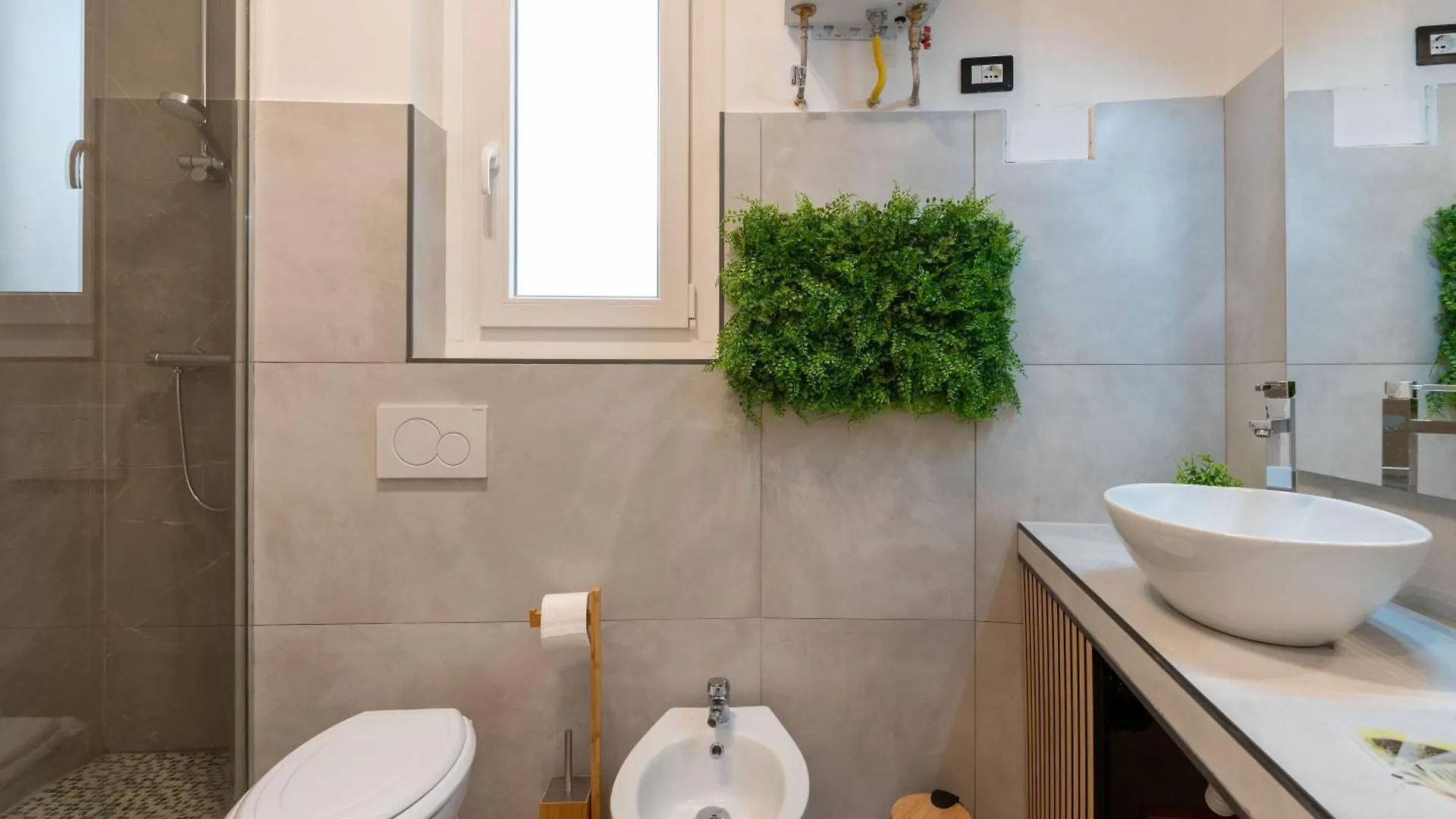 Central Modern Apartment - Colosseo 10 Min Rome Italy