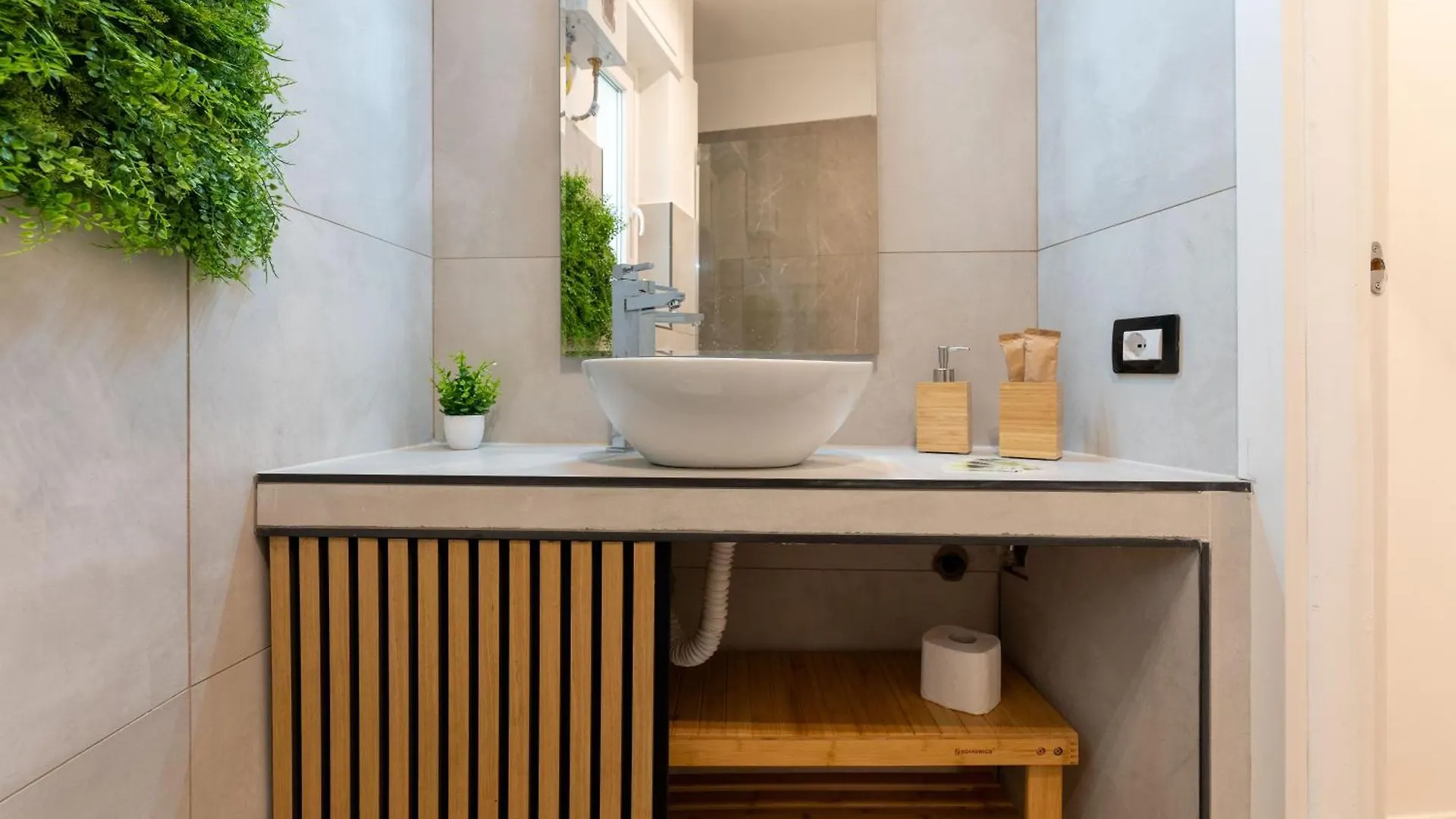 Central Modern Apartment - Colosseo 10 Min Rome