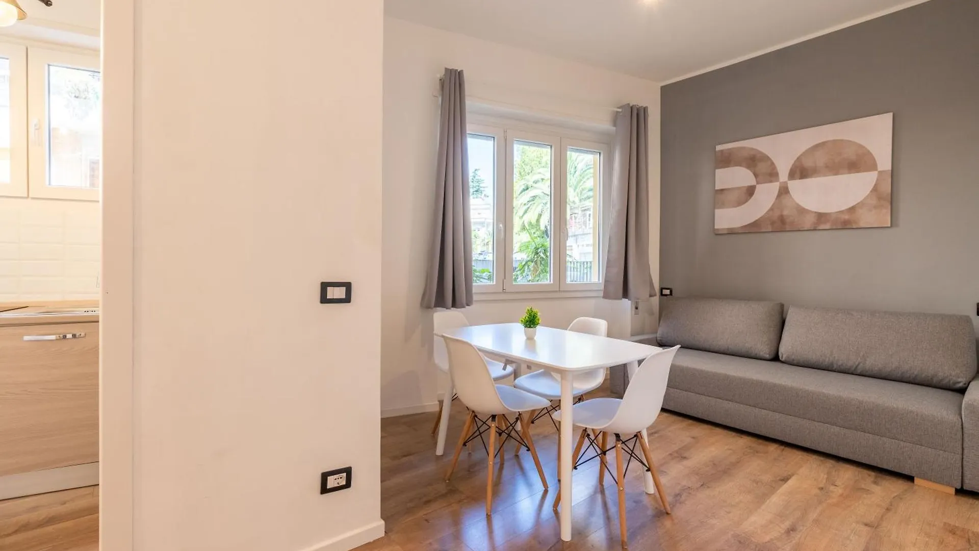 Central Modern Apartment - Colosseo 10 Min Rome
