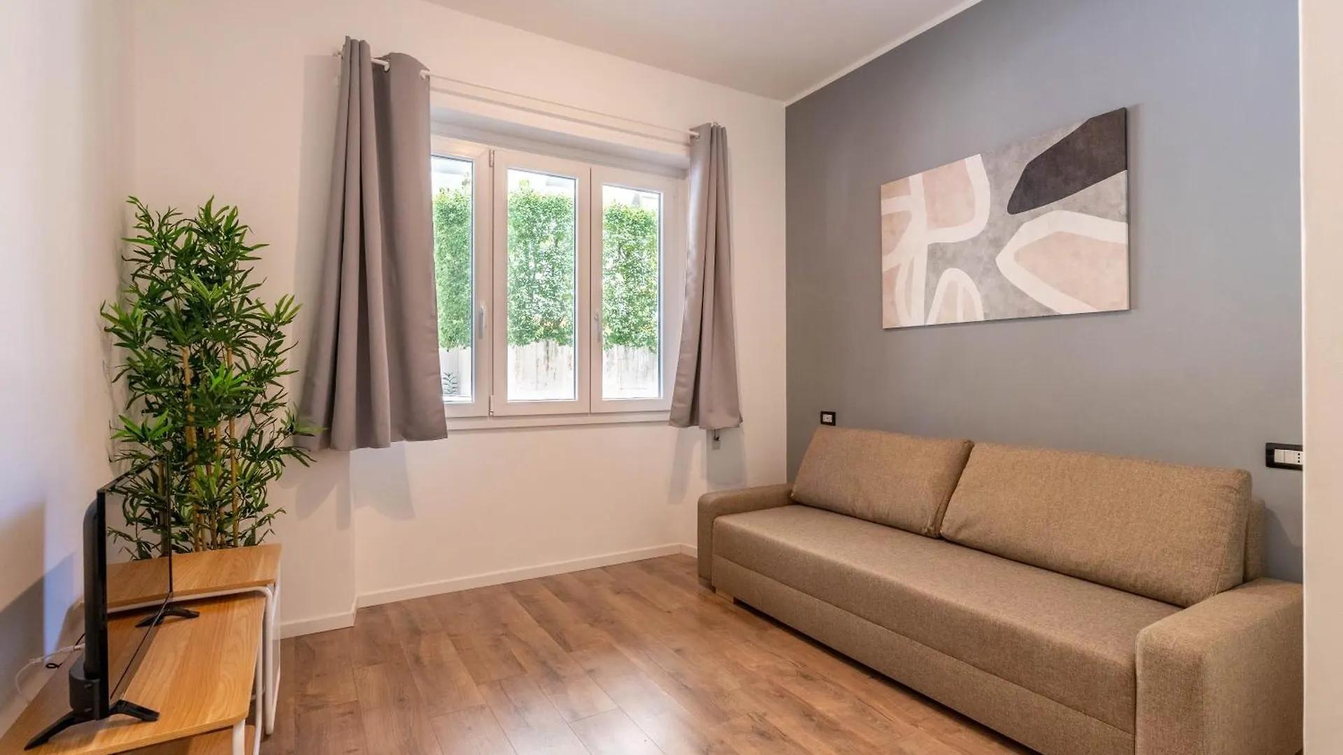Central Modern Apartment - Colosseo 10 Min Rome