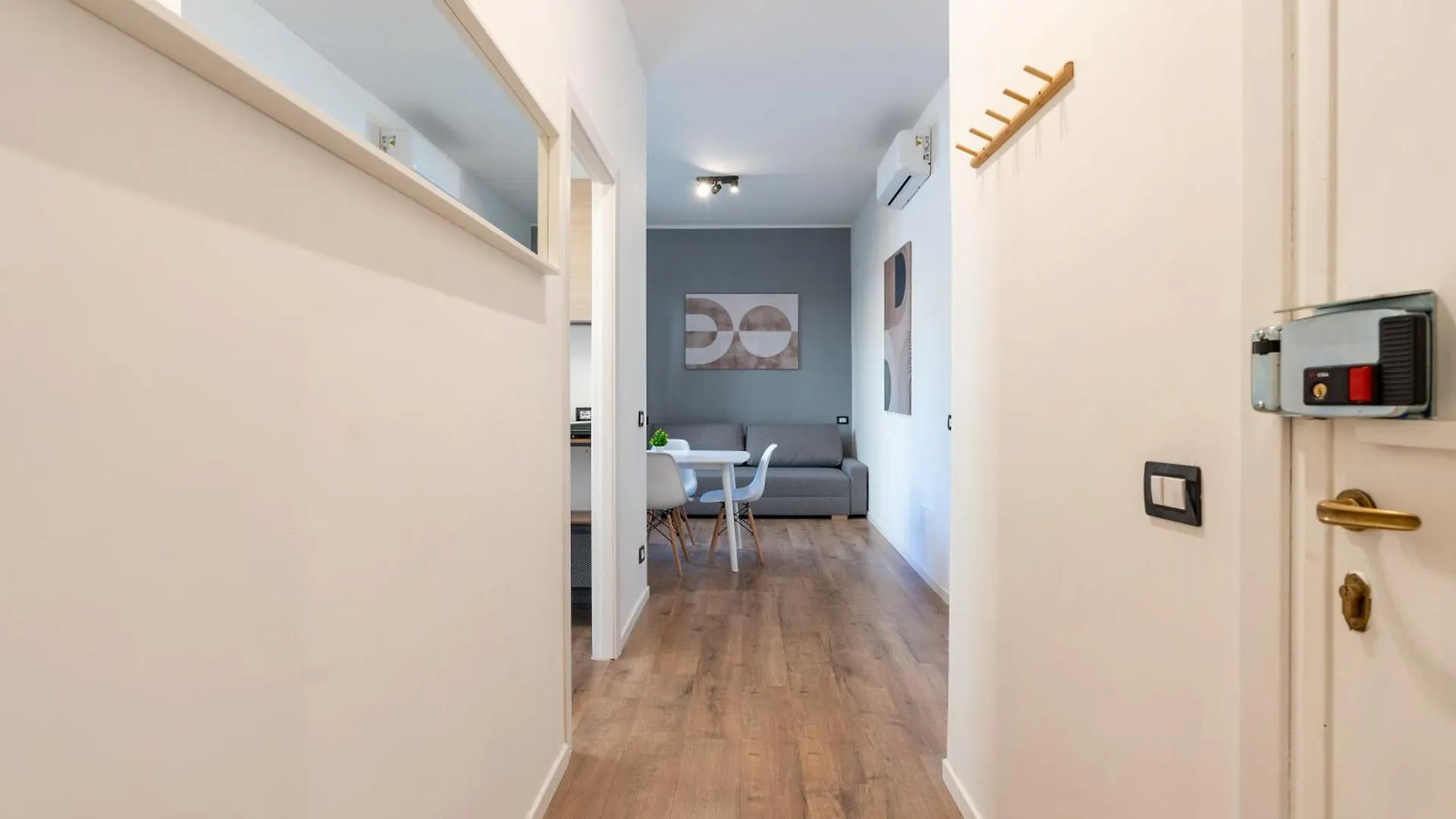 Central Modern Apartment - Colosseo 10 Min Rome