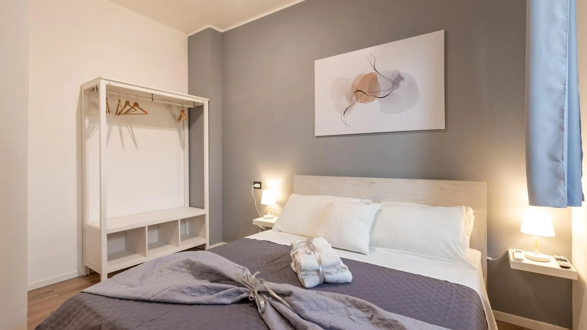 Central Modern Apartment - Colosseo 10 Min Rome 0*,  Italy