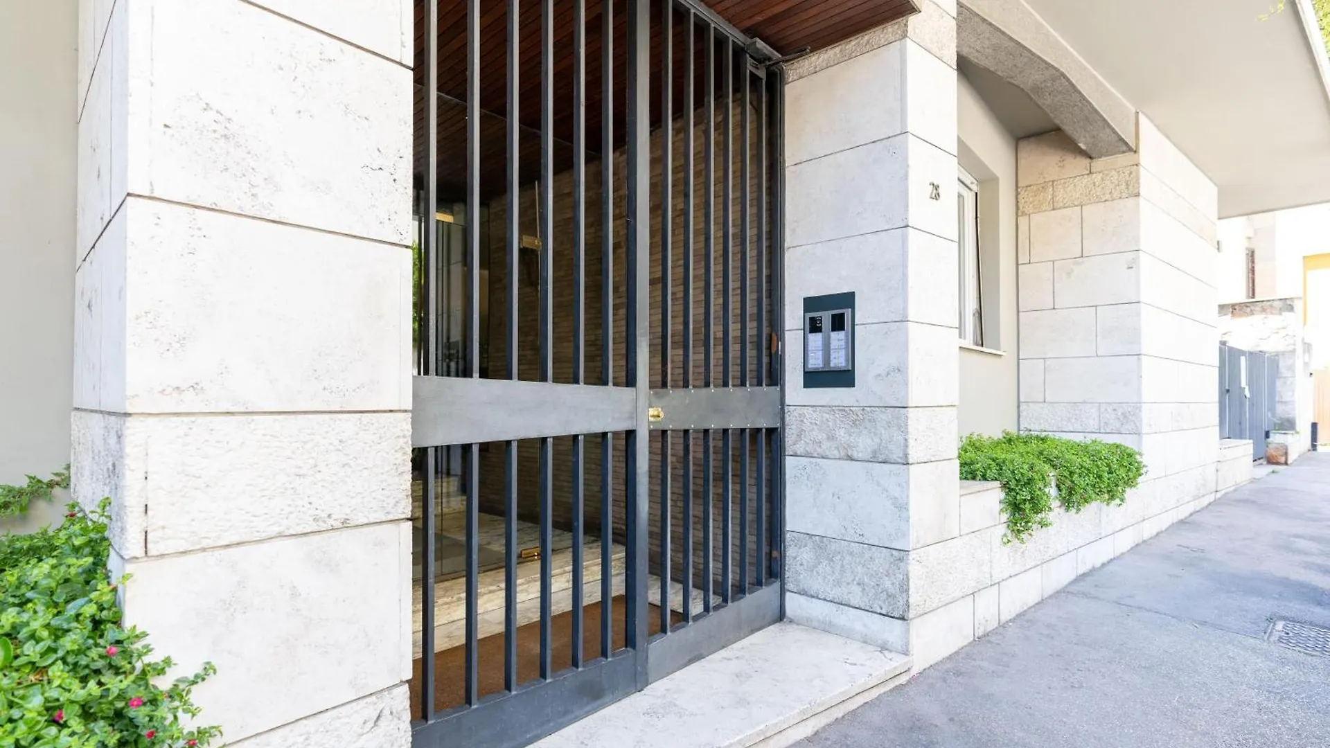 Central Modern Apartment - Colosseo 10 Min Rome