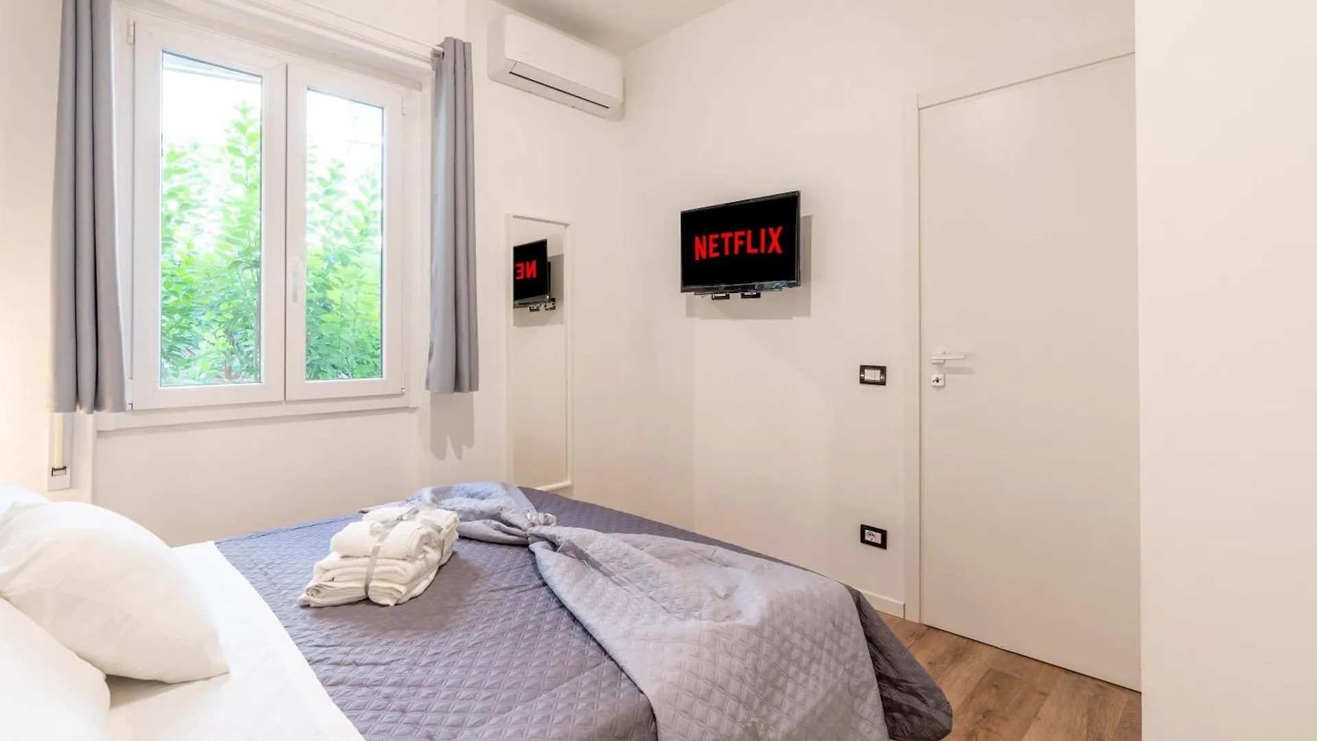 Central Modern Apartment - Colosseo 10 Min Rome